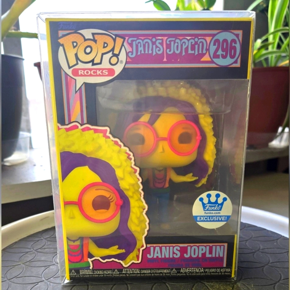 Pop! Rocks - Janice Joplin 296 Funko Figure Exclusive Black Light Edition